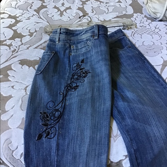 WHBM Jeans - Picture 6 of 9